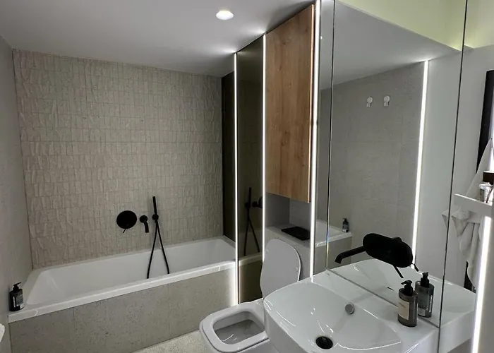 De Lux Apartment *